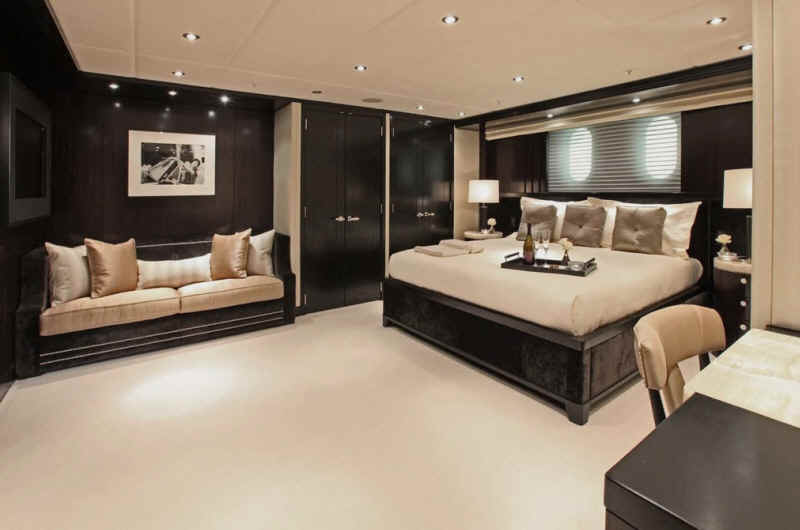 Yacht Carpe Diem VIP stateroom