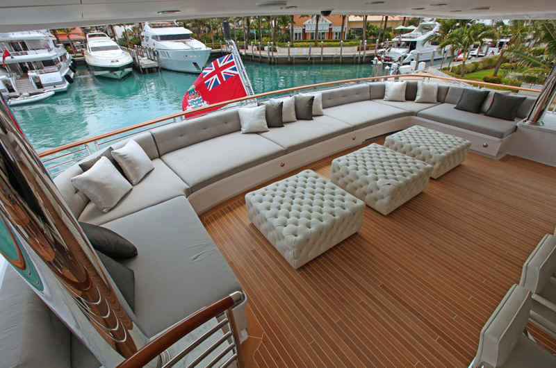 Yacht Carpe Diem Upper aft deck