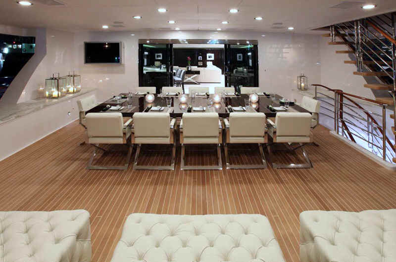 Yacht Carpe Diem Aft dining area
