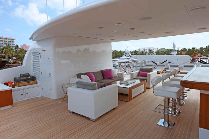 Yacht Carpe Diem Top deck