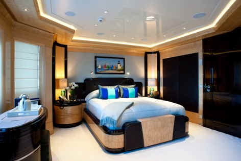 Yacht Excellence V VIP stateroom