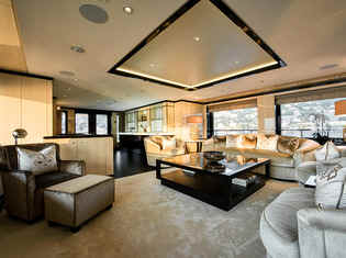 Yacht Elixir Living room